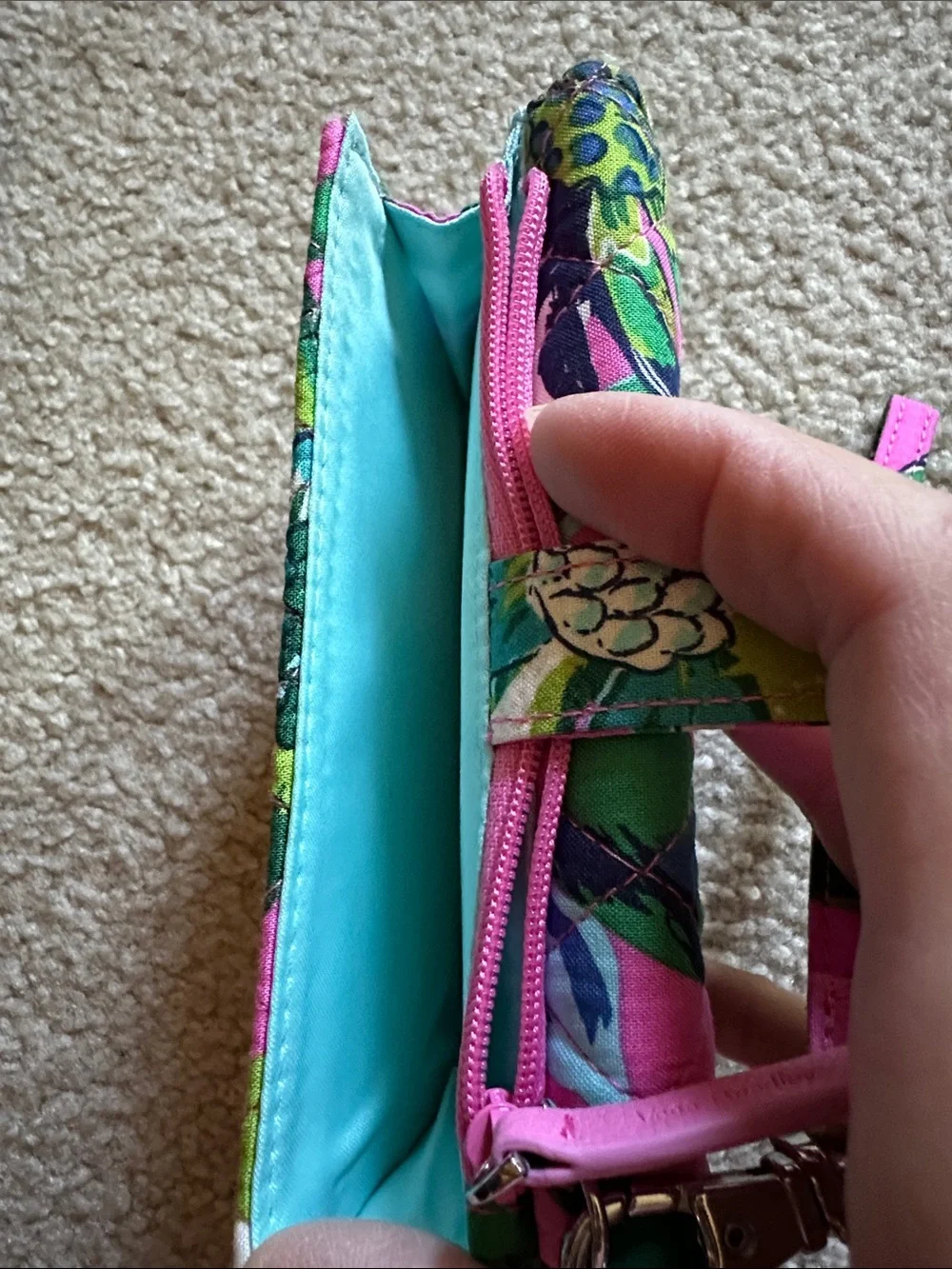Vera Bradley Pink Green Floral Quilted Wallet brand new - Picture 5 of 8